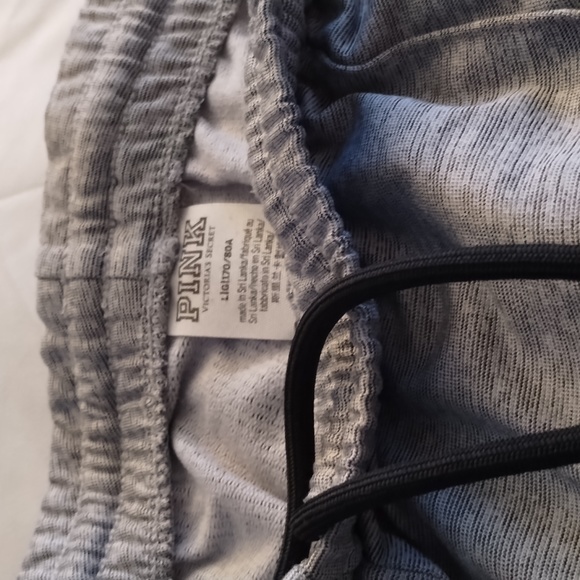 Large cut more like med sweatpants - Picture 4 of 8